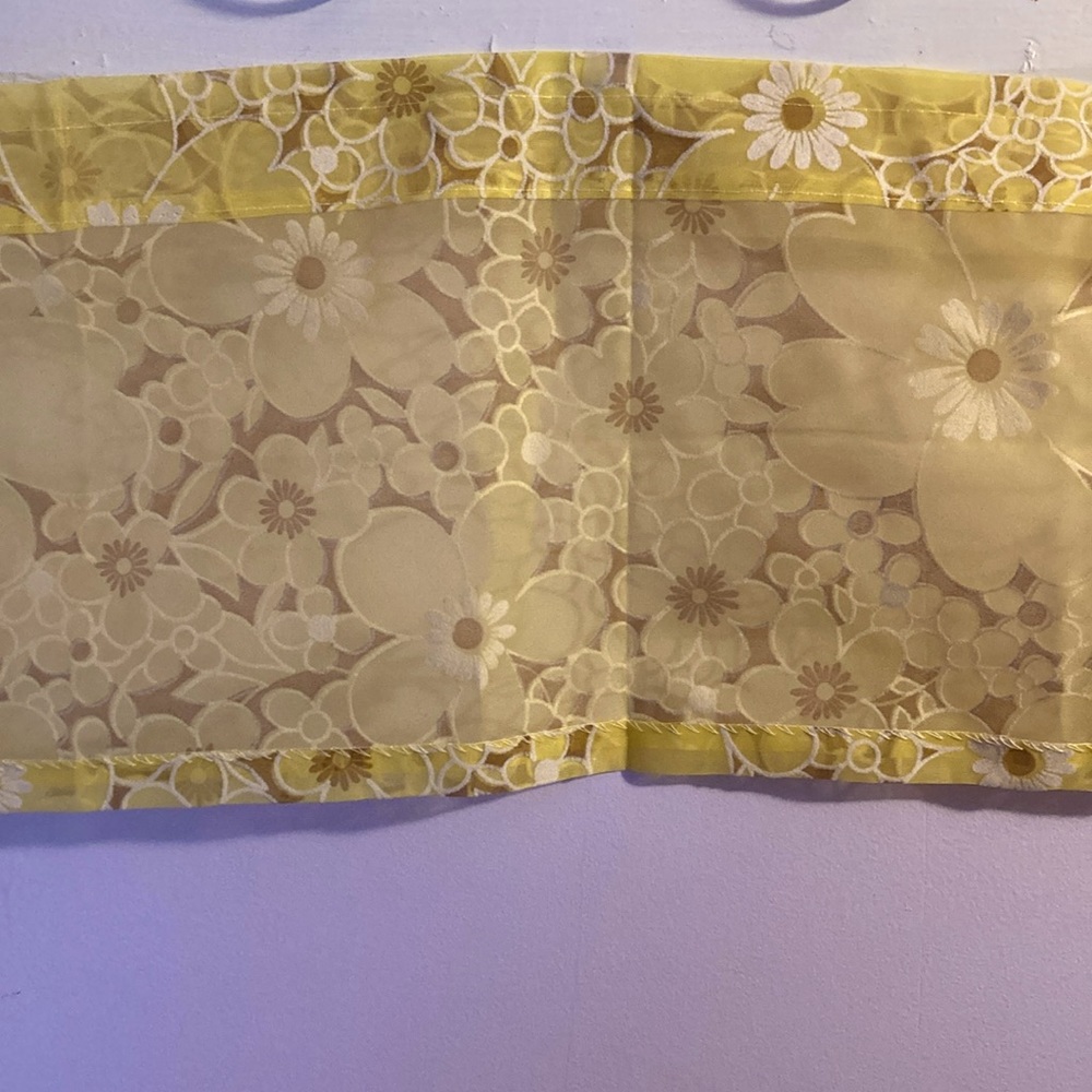 Vintage 70s Floral Valence Set